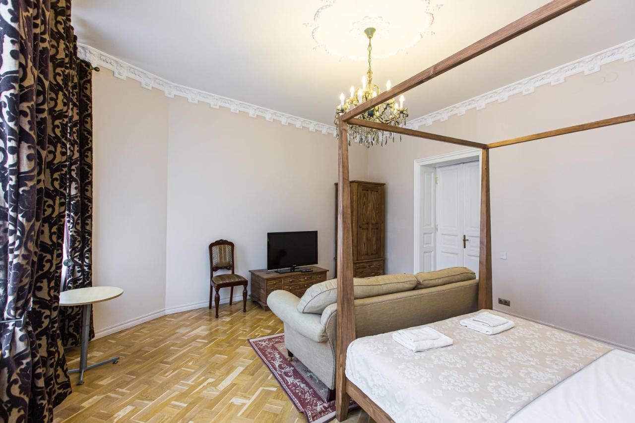 Австрійська Квартира В Центрі На Вулиці Михальчука 5 Lviv Exterior foto